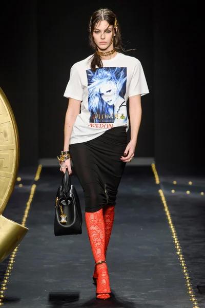 Look 14